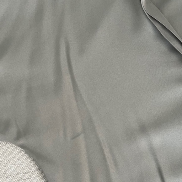 Vince Silk Band Collar long sleeve Blouse Brown Vneck Size Small - Picture 9 of 9